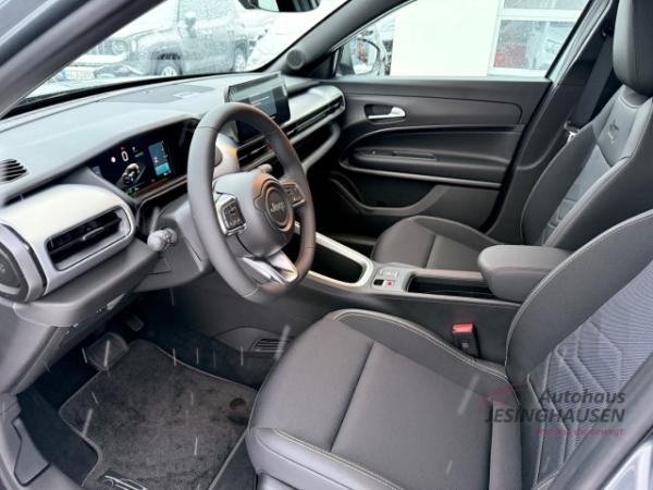 Jeep Avenger E !!! Nur mit 3000 E-Förderung als Anzahlung !!! Altitude+Rückfahrkam.+Keyless+Klimaaut.+Sitzheiz.