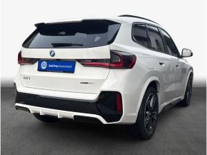 BMW iX1 eDrive20 M Sportpaket , 5-türig (Strom)