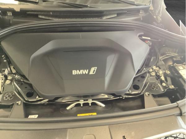 BMW iX1 xDrive30 M Sportpaket , 5-türig (Strom)