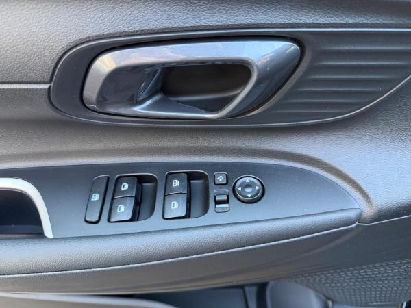 Hyundai i20 1.0 T-GDI 90 PS MT Blackline, BOSE, VERFÜGBAR