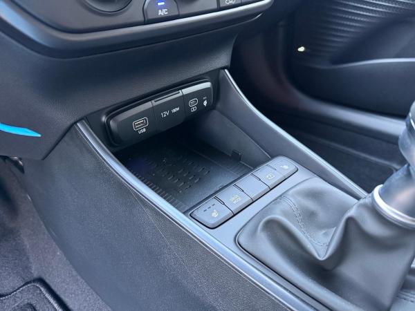 Hyundai i20 1.0 T-GDI 90 PS MT Blackline, BOSE, VERFÜGBAR