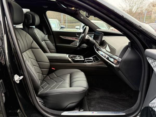 BMW i7 xDrive60 M Sport //AHK Leas.ab EUR 999,-inkl.