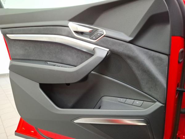Audi SQ8 Sportback e-tron SOFORT VERFÜGBAR!