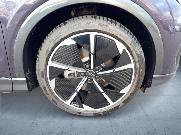 Audi Q4 e-tron Sportback 40   ⇒ AHK   ⇒ S-LINE   ⇒ Glasdach   ⇒ HUD