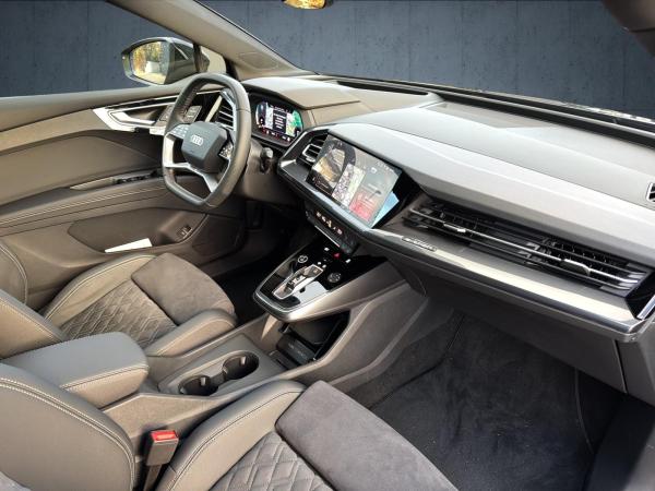 Audi Q4 e-tron Sportback 40   ⇒ AHK   ⇒ S-LINE   ⇒ Glasdach   ⇒ HUD