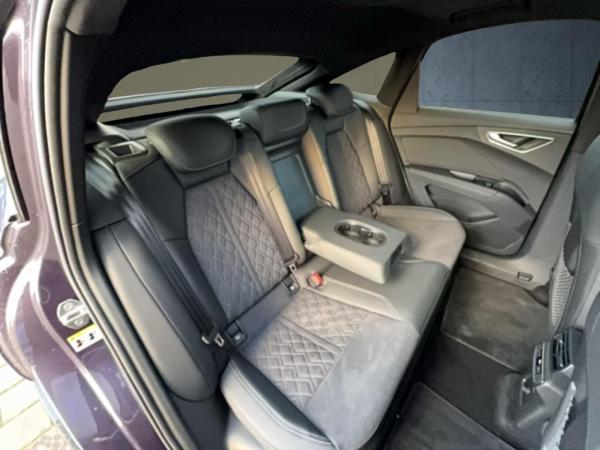 Audi Q4 e-tron Sportback 40   ⇒ AHK   ⇒ S-LINE   ⇒ Glasdach   ⇒ HUD