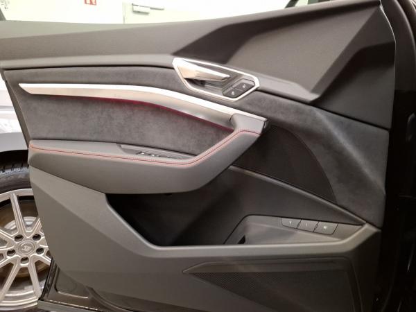 Audi SQ8 Sportback e-tron SOFORT VERFÜGBAR