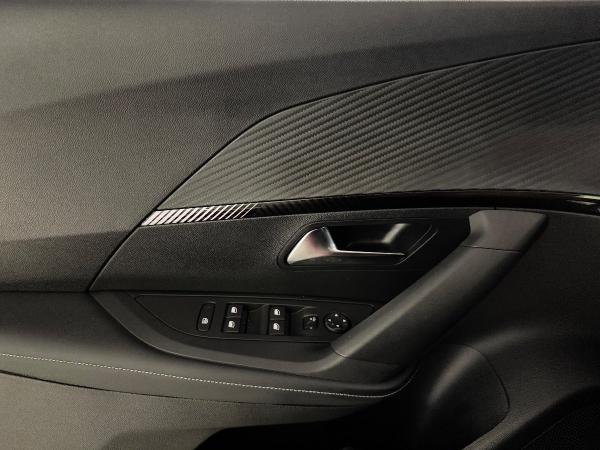 Peugeot 2008 1.2 PureTech 130 Allure LED+SHZ+KlimaA+PDC