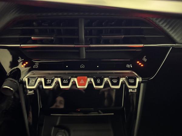 Peugeot 2008 1.2 PureTech 130 Allure LED+SHZ+KlimaA+PDC