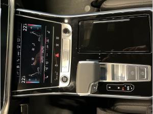Audi Q8 SUV S line business TFSI e quattro tiptronic