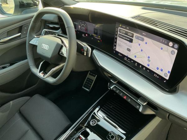 Audi Q3 Sportback TDI S tronic Audi Q3 Sportback TDI S tronic