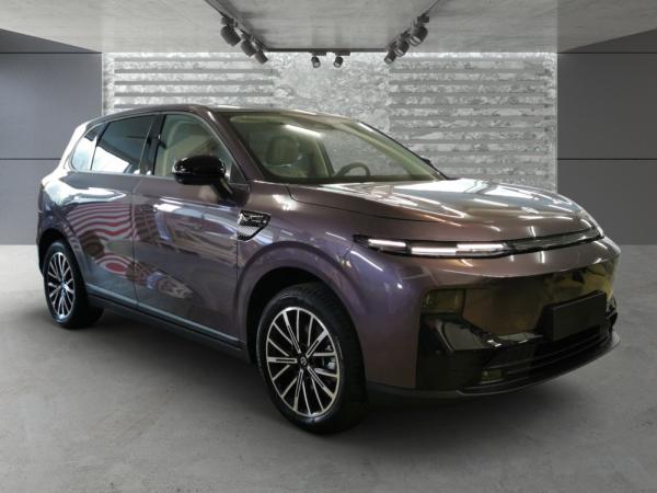 Leapmotor B10 Navi|360-Kamera|Sitz-/Lenkradheizung|Glasdach