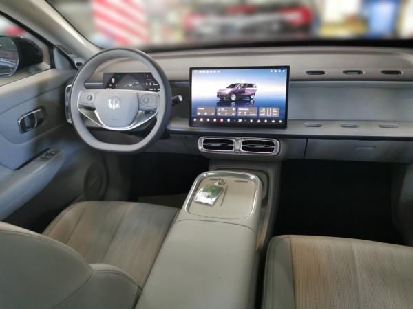 Leapmotor B10 Navi|360-Kamera|Sitz-/Lenkradheizung|Glasdach