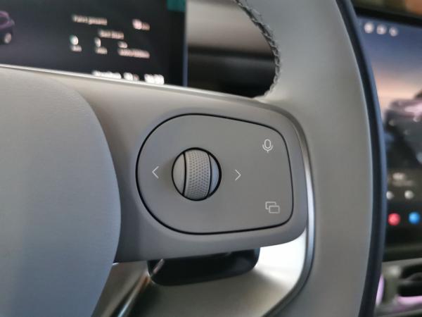 Leapmotor B10 Navi|360-Kamera|Sitz-/Lenkradheizung|Glasdach