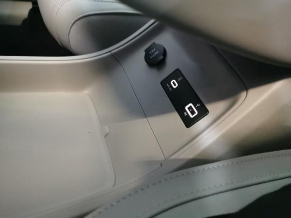 Leapmotor B10 Navi|360-Kamera|Sitz-/Lenkradheizung|Glasdach