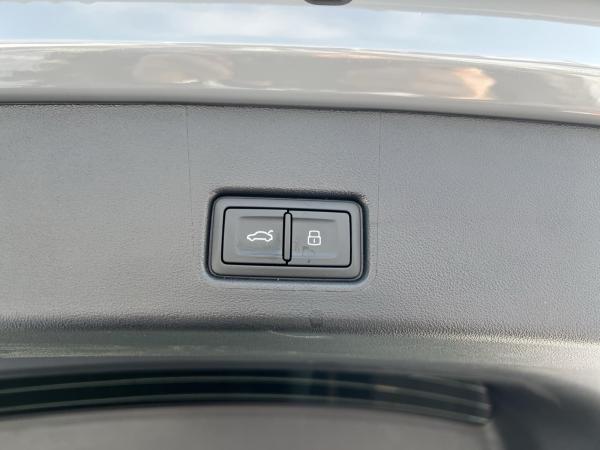 Audi e-tron Q4 Sportback (F4N)