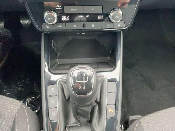 Skoda Fabia BALANCE 1,0 TSI 70 KW 5-GANG-GETR 5 JAHRE GARANTIE