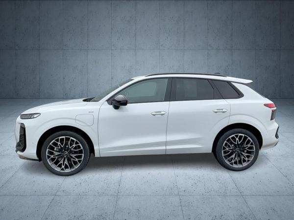 Audi Q3 SUV e-hybrid S tr. AHK PANO LED 20 ACC Cam