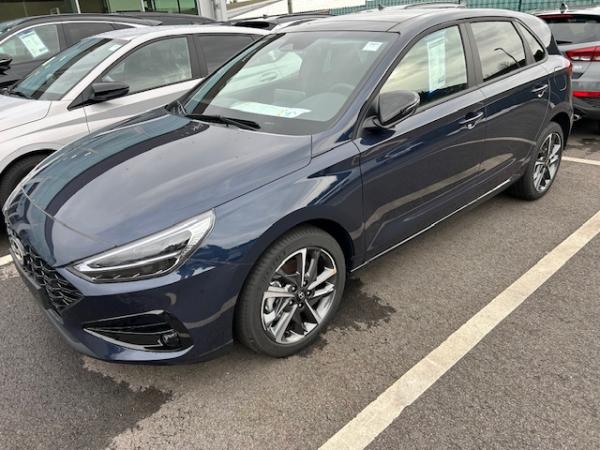 Hyundai i30 5 türig 140PS Automatik auf Lager sofort