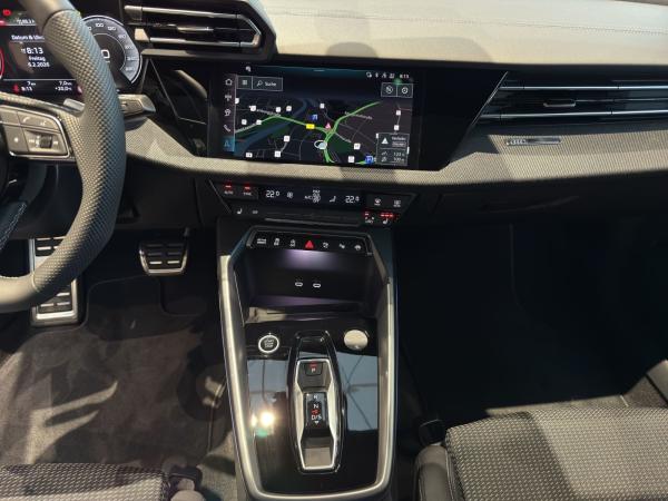 Audi A3 allstreet S line LED HuD Sonos Navi AHK 19"
