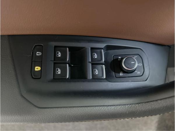 Volkswagen Touareg 3.0 TDI 4Motion Tiptronic R-Line