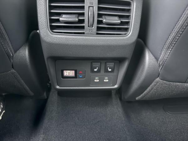 Nissan X-Trail N-Connecta MHEV Leder, eletr. Heckklappe, Sitz-Lenkrad-Frontscheibenheizung, Sitzh. hinten, Navi + 3