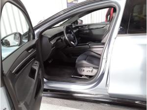 Volkswagen ID.7 Tourer Pro 210kW - HUD AHK Area View Navi IQ.Drive Wärmepumpe Massage SHZ LM Park Assist