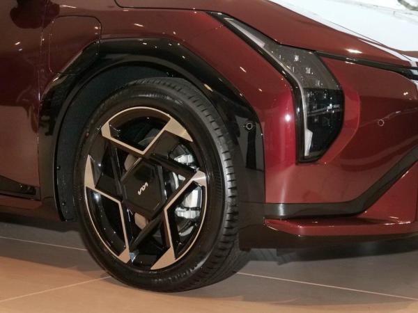 Kia EV4 81 FWD GT Line DWP COM CON Glasdach