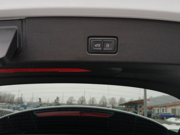 Audi Q4 e-tron Q4 45 e-tron edition S-Line Standklima Parkassistent Matrix AHK ACC