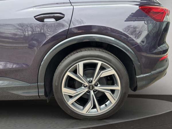 Audi Q4 e-tron Q4 Sportback e-tron 40 S-Line Interieur AHK