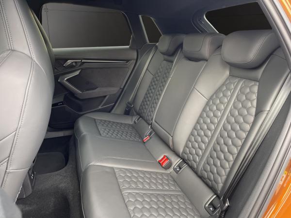 Audi RS3 Sportback / Exclusive Ipanemabraun / HUD / SONOS / LEDER / MATRIX / Memory / Massage