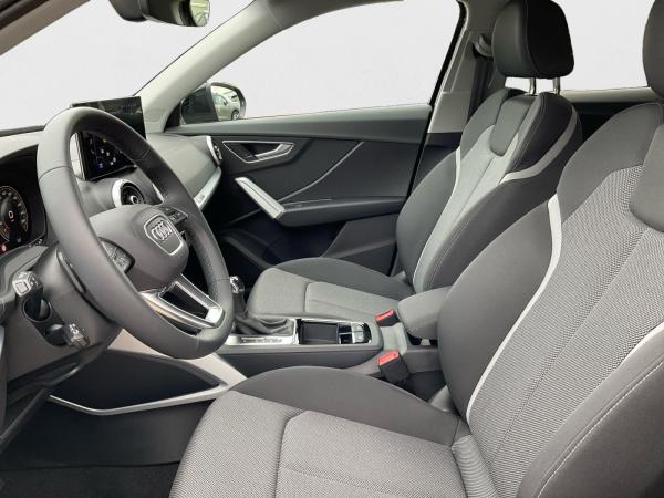 Audi Q2 35 TFSI Advanced S tronic AHK MATRIX ACC KAM