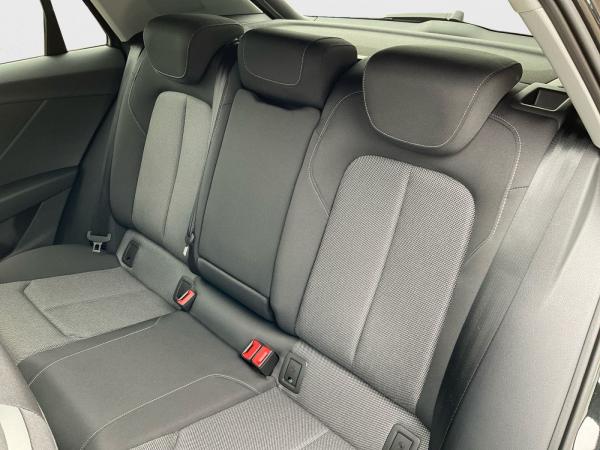 Audi Q2 35 TFSI Advanced S tronic AHK MATRIX ACC KAM
