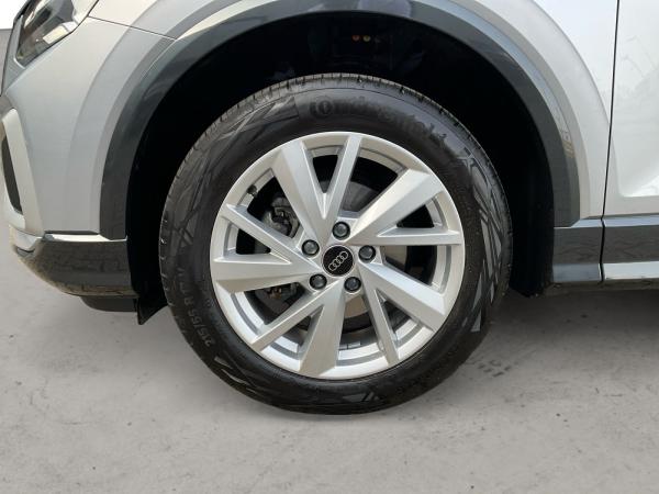 Audi Q2 35 TFSI Advanced S tronic MATRIX AHK ACC KAM