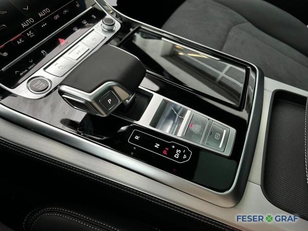 Audi Q8 S line business *-21% für Sonderabnehmer*