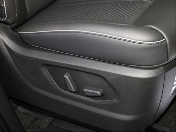 Hyundai STARIA (US4) Signature