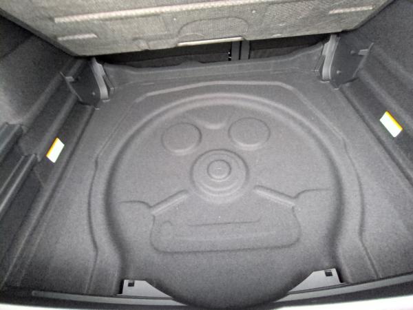 Volkswagen Tiguan R-Line+Winterräder+Leder+Sitzklima+AreaView+Head-up+