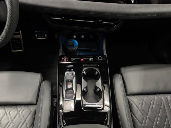 Audi SQ6 e-tron qu *WINTERRÄDER* AHK 360° HUD PANO LUFT EDITION ONE