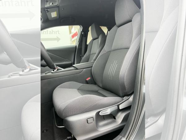 Toyota C-HR 2.0-l-VVT-i Plug-in Hybrid Teamplayer mit Technik Paket