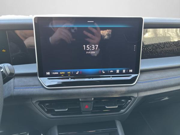 Volkswagen Tayron R-Line 2.0 TDI 4MOTION DSG NAVI PANO AHK