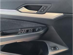 Volkswagen Golf VIII 1.5 TSI eHybrid DSG LED AppConnect