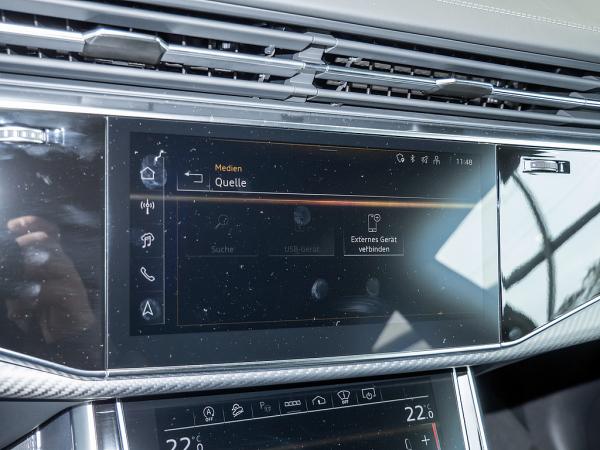 Audi RS Q8 SUV performance