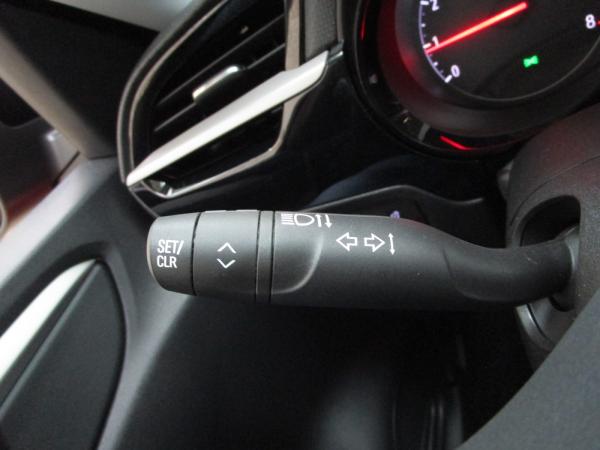 Opel Corsa F 1.2 5 J. Händlergarantie inkl.