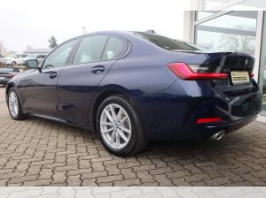 BMW 318 i Limousine/Tempo./RFK/SHZ/Komfortzug./aut. Heckkl.