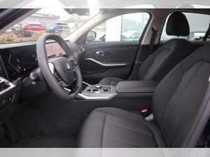 BMW 318 i Limousine/Tempo./RFK/SHZ/Komfortzug./aut. Heckkl.