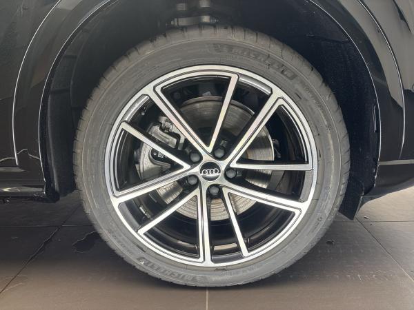 Audi Q5 SUV TDI quattro 150 kW S tronic Sonderkonditionen*