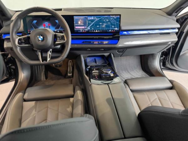 BMW 520 d xDrive Touring 20" M-Sport Driving + Prarking Prof AHK Standheizung