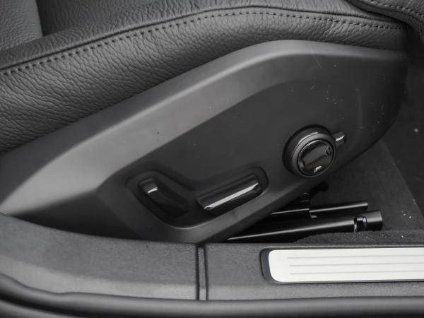 Volvo V60 Plus Dark Business