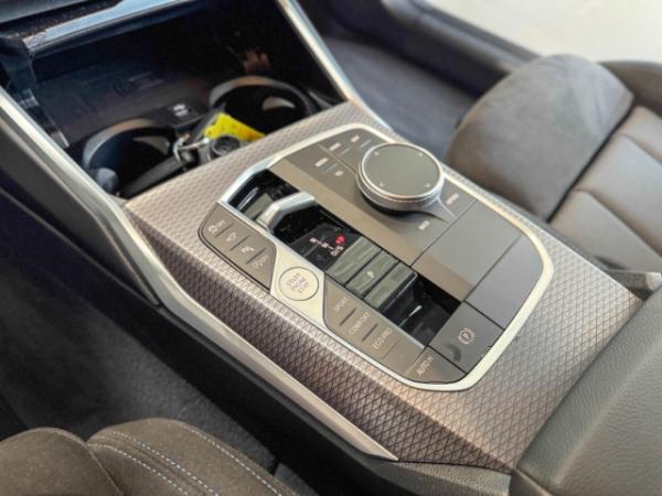 BMW 320 i Touring 19" M-Sport Innovationspaket 360* Kamera HiFi