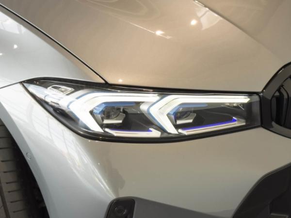 BMW 320 i Touring 19" M-Sport Innovationspaket 360* Kamera HiFi